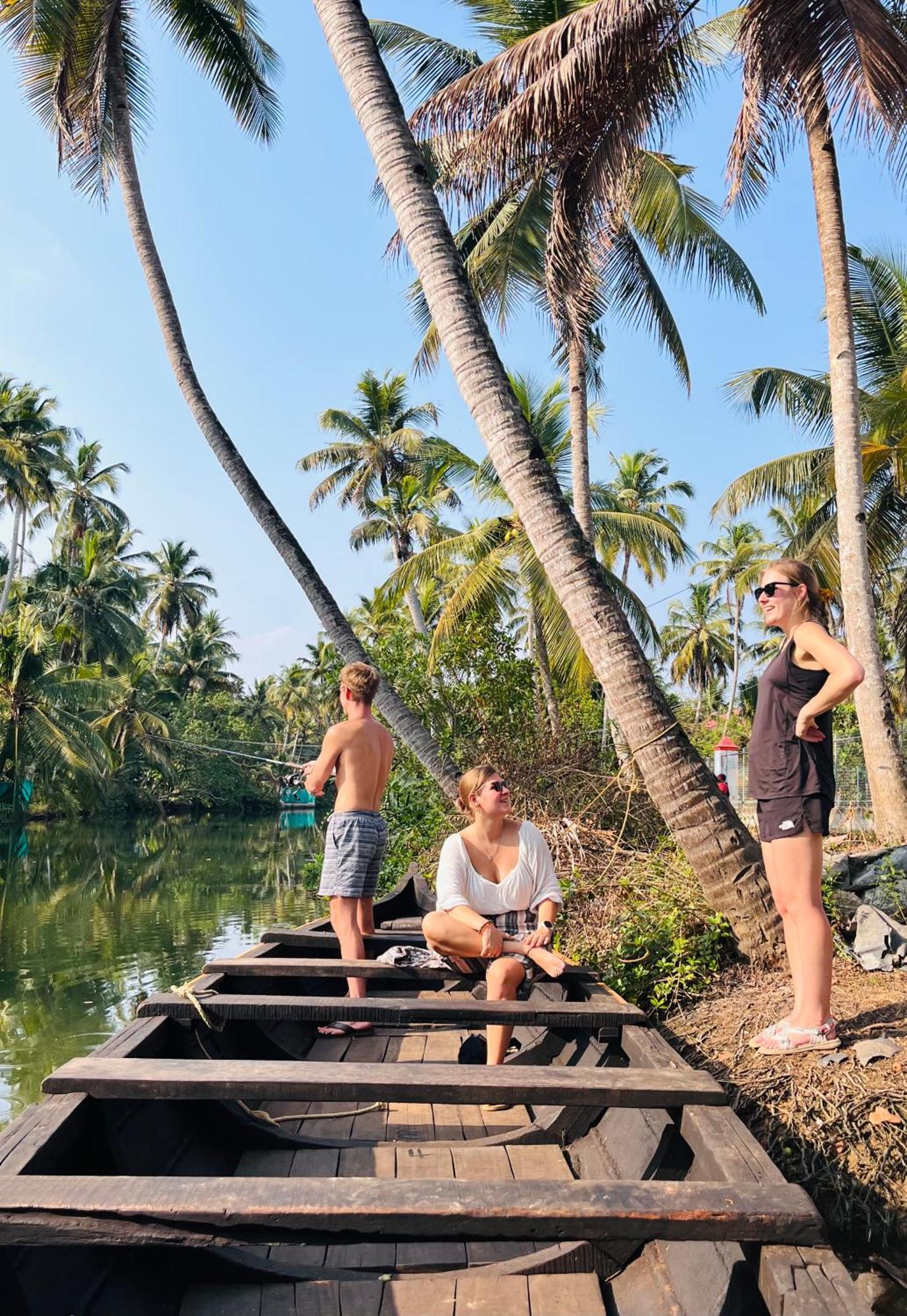 Riverrootsstays Mundrothuruth Esterno foto