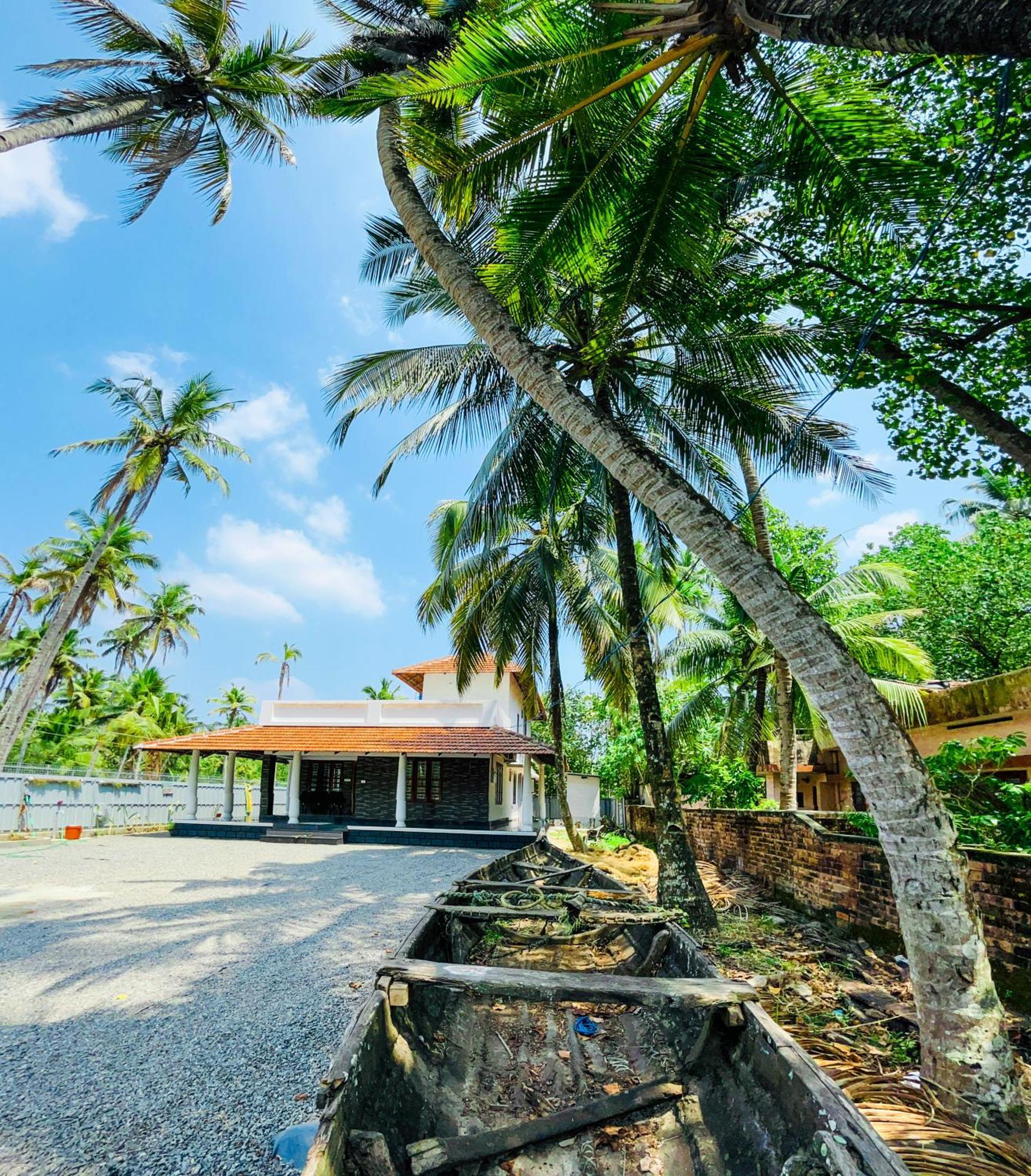 Riverrootsstays Mundrothuruth Esterno foto