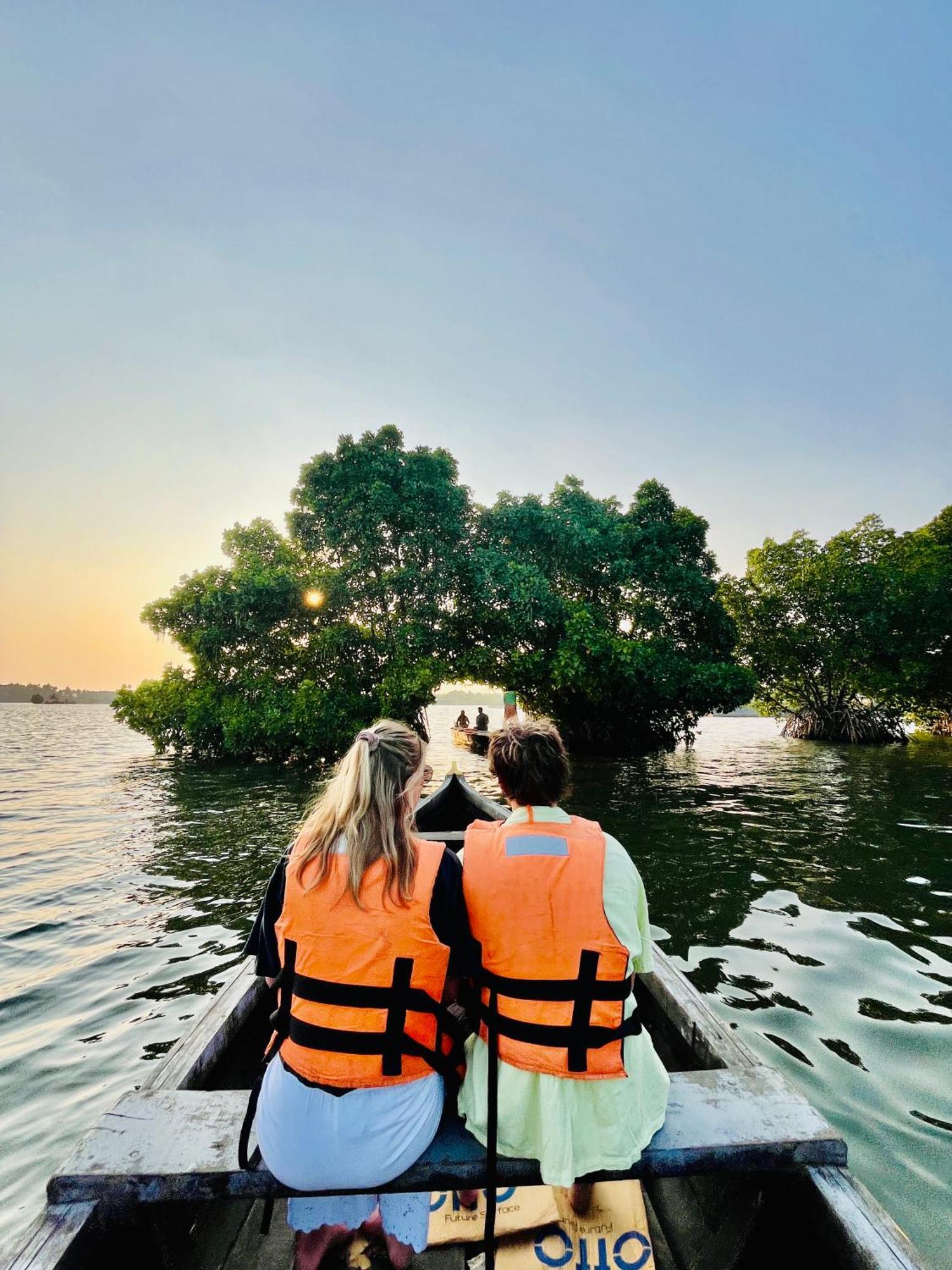 Riverrootsstays Mundrothuruth Esterno foto
