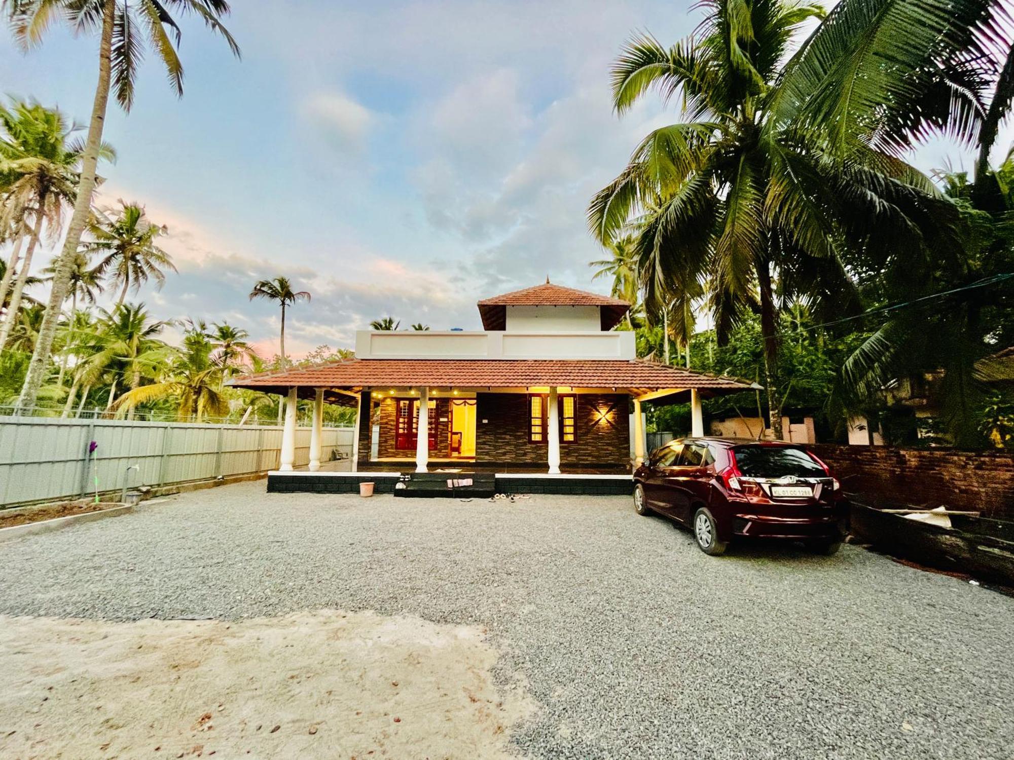 Riverrootsstays Mundrothuruth Esterno foto