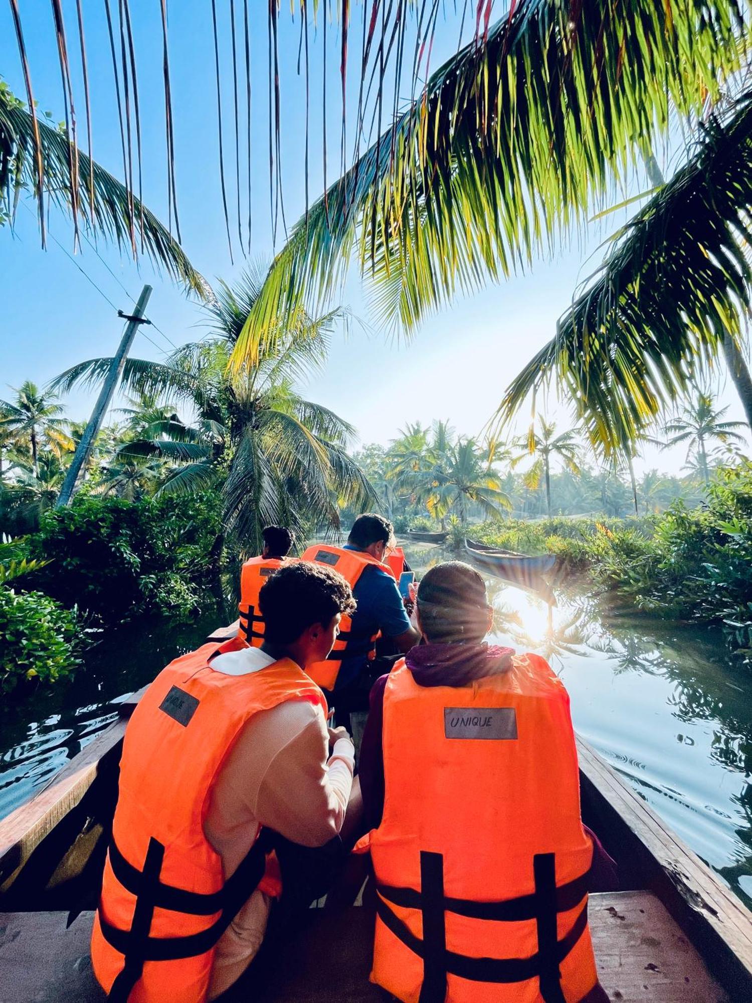 Riverrootsstays Mundrothuruth Esterno foto