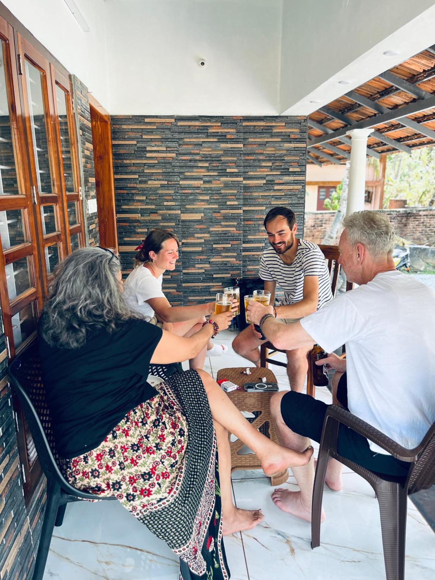 Riverrootsstays Mundrothuruth Esterno foto
