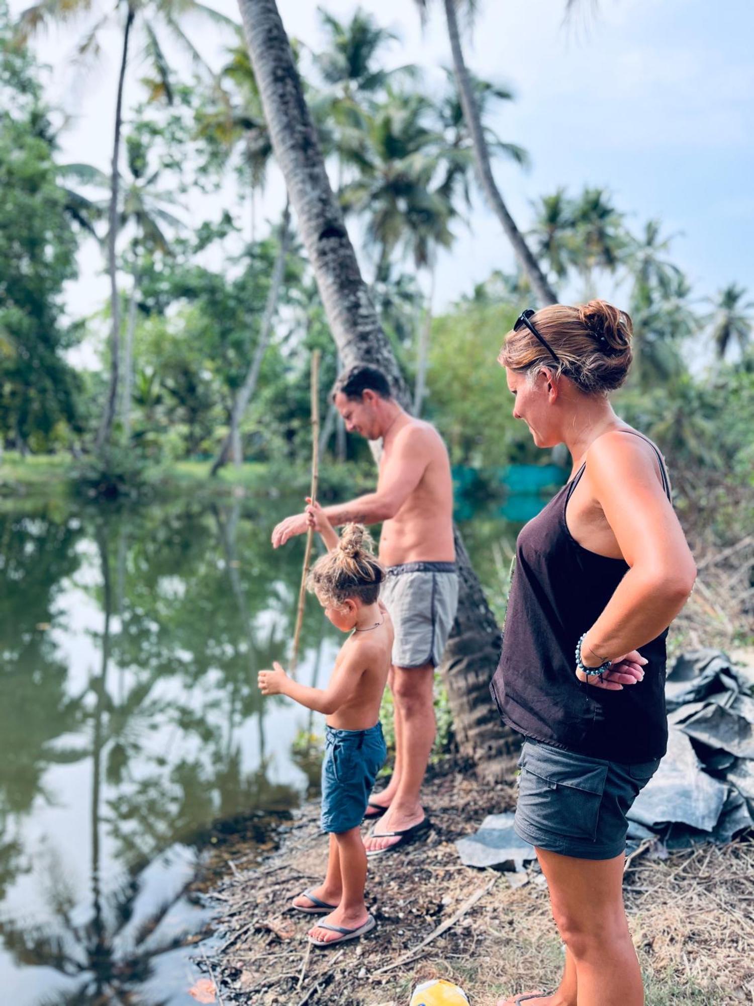 Riverrootsstays Mundrothuruth Esterno foto