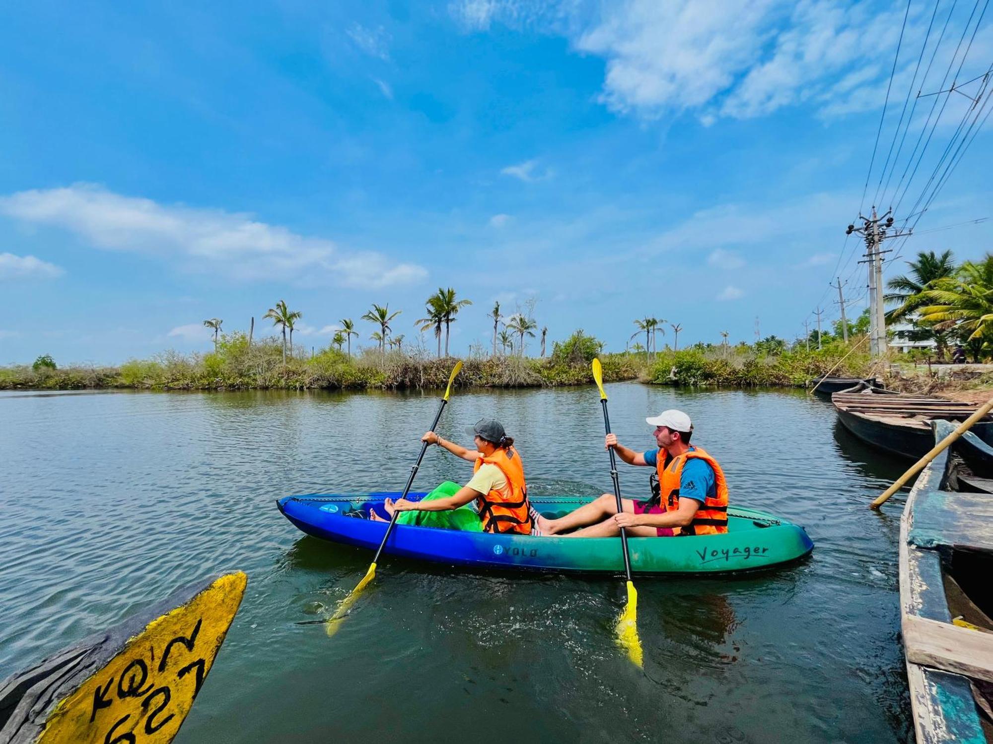 Riverrootsstays Mundrothuruth Esterno foto